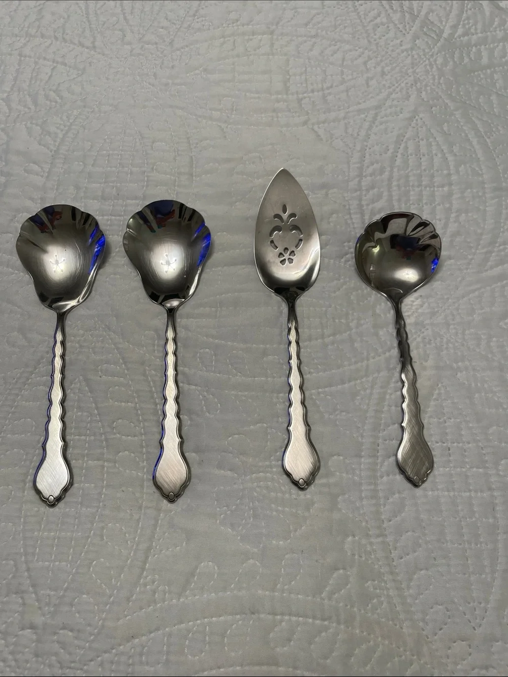 Set of 4 Flatware Serving Set CELLO BY Oneida Community Shell Shaped